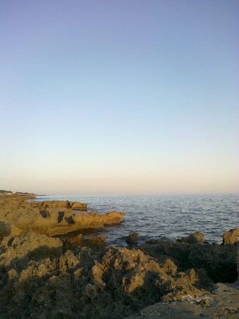 Scogliera praticabile a 200mt dal Residence Arancio